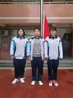 升旗手合影